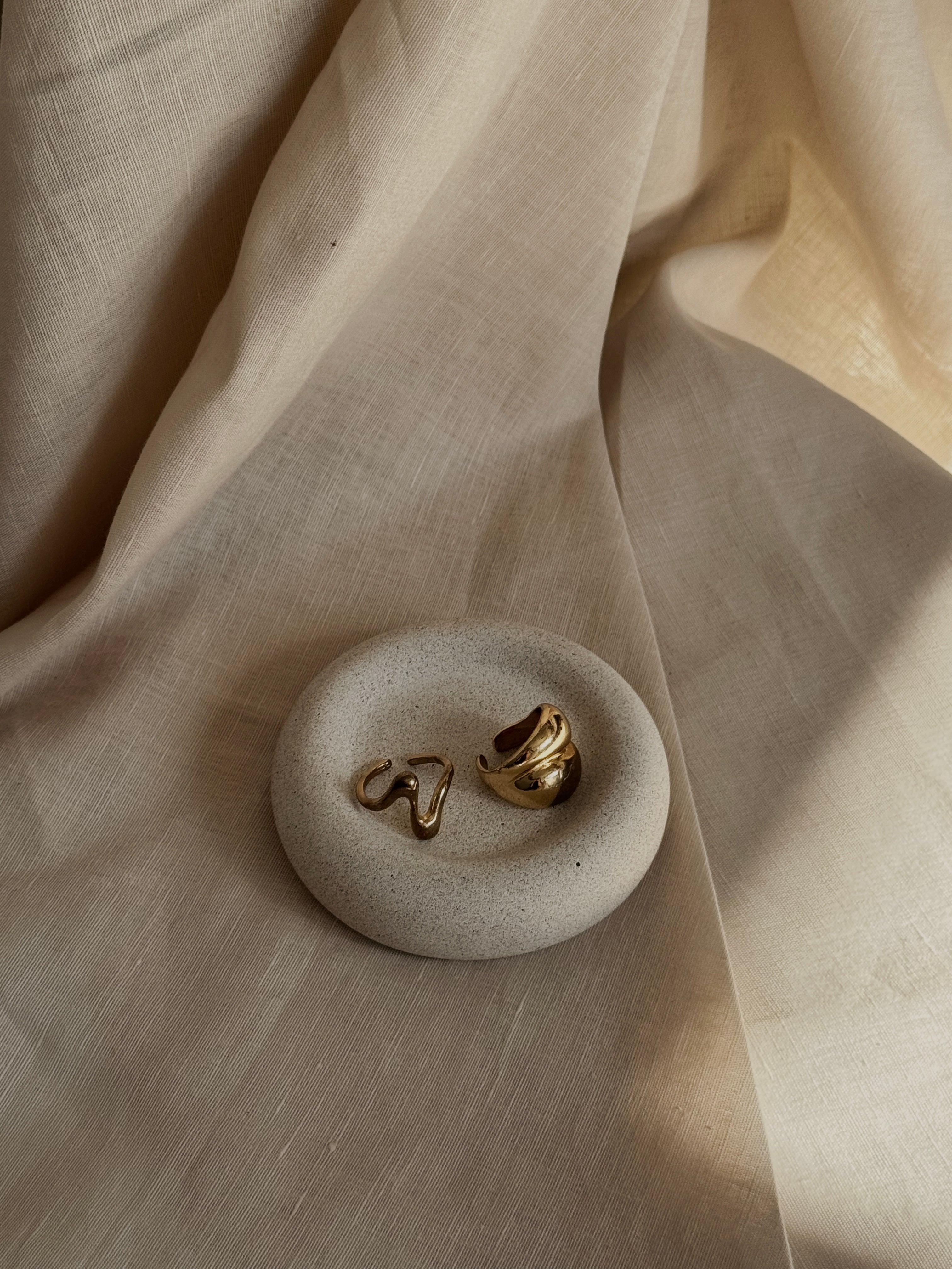 Natural Stone - THE ARIES RING HOLDER