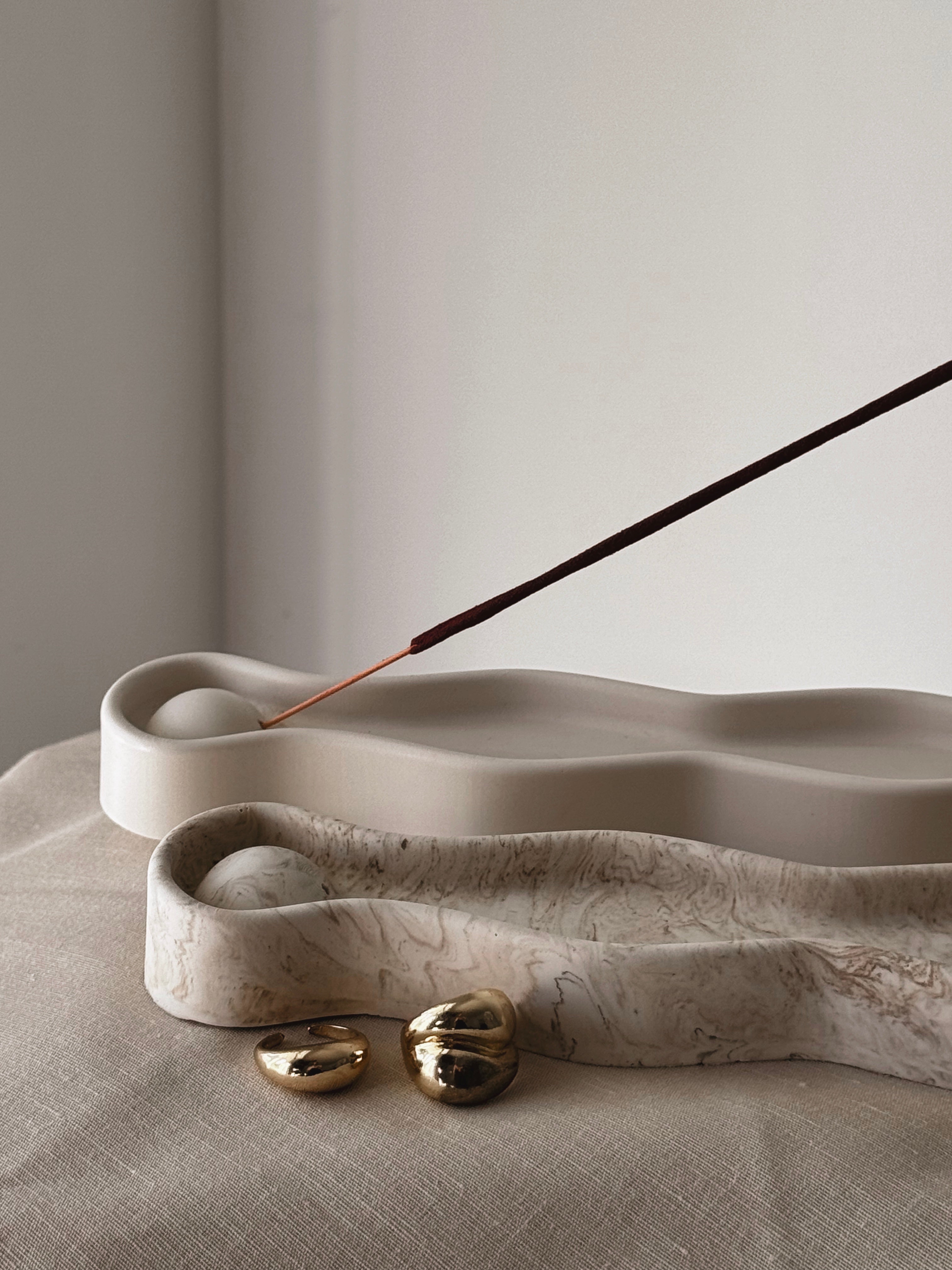 THE NEO INCENSE HOLDER